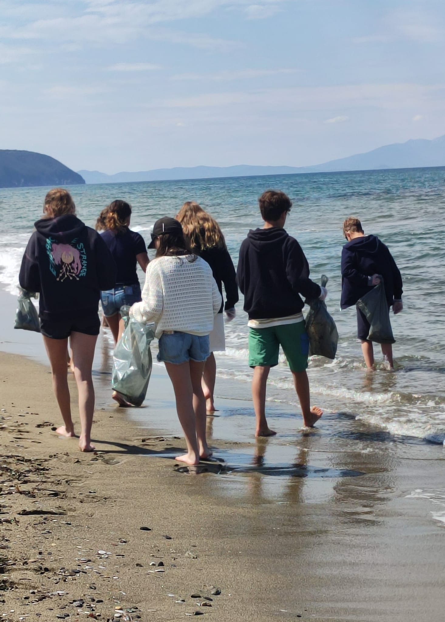 Beach clean-up on the Tuscan coast